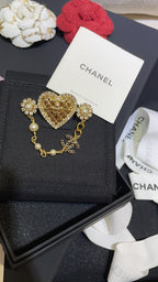 CC Brooch Gold 163085