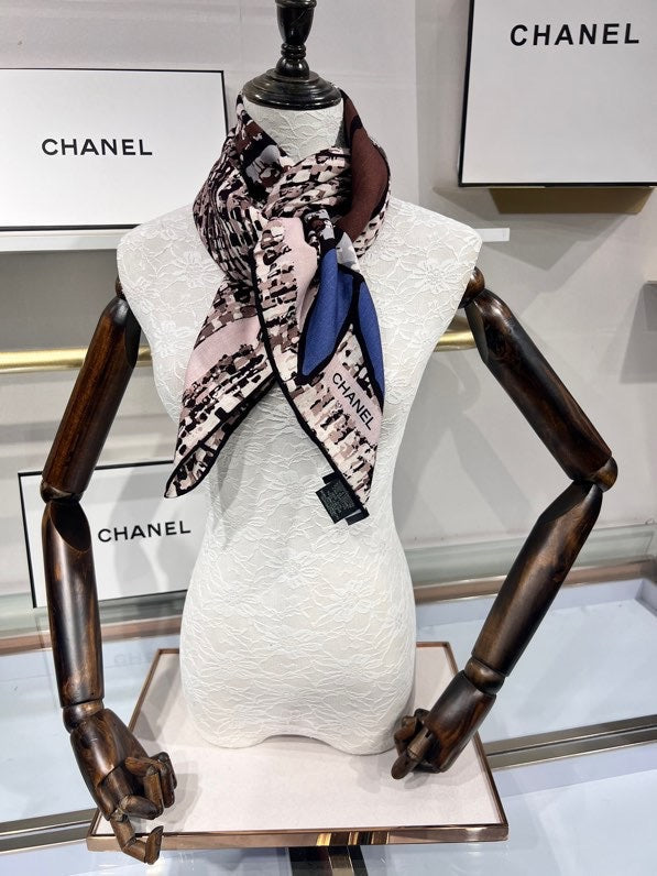 CC Square Scarf 110 CM In Colorful Cashmere Silk  413604