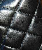 24B Cluth With Chain Black Lambskin Gold Hardware