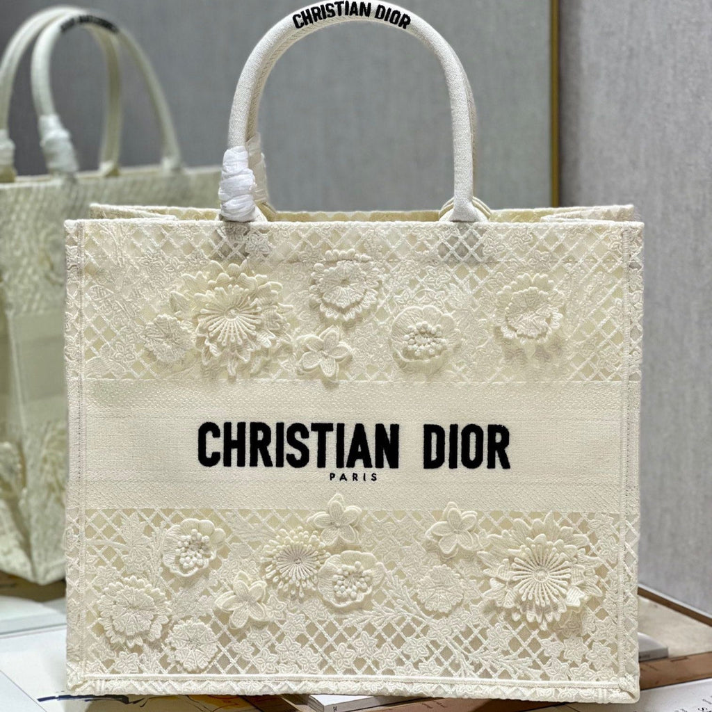 CD Fish Shreds White Book Tote 42cm Bag Canvas 336594