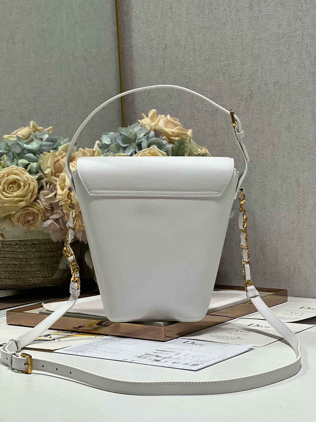 CD  Montaigne Large Chain Bucket Bag White Calfskin 336797