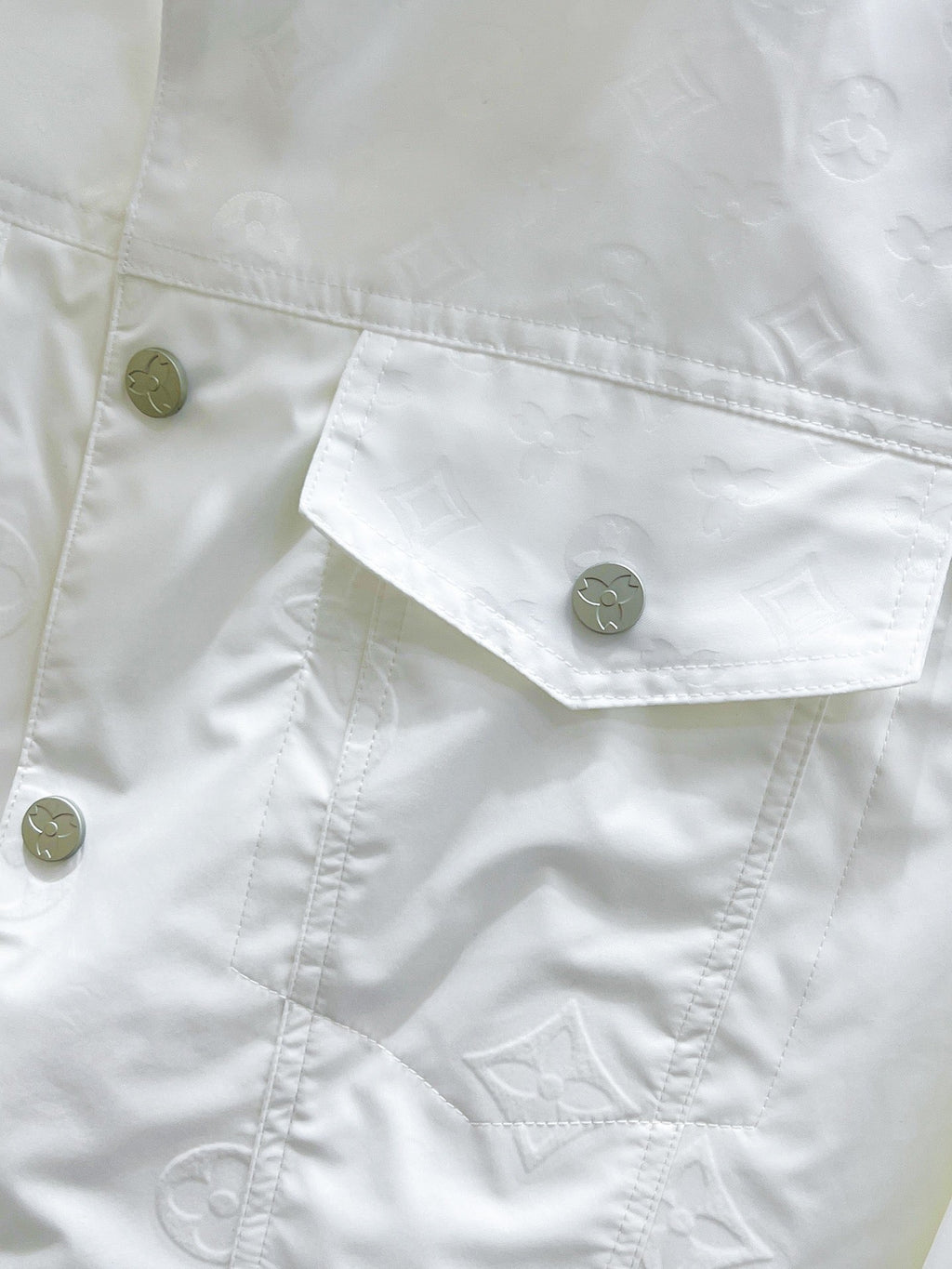 LV LAPEL JACKET WHITE EMBOSSED MONOGRAM 238807