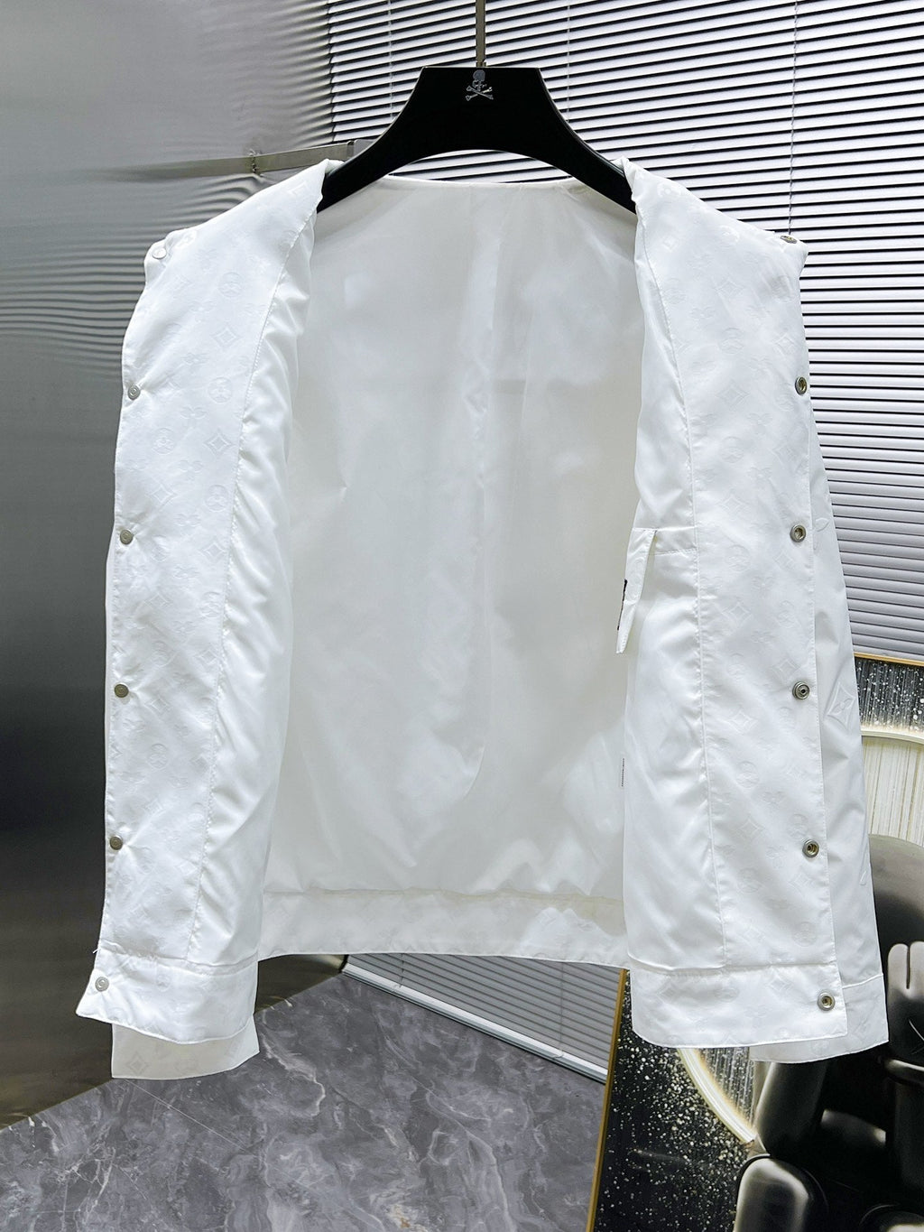 LV LAPEL JACKET WHITE EMBOSSED MONOGRAM 238807