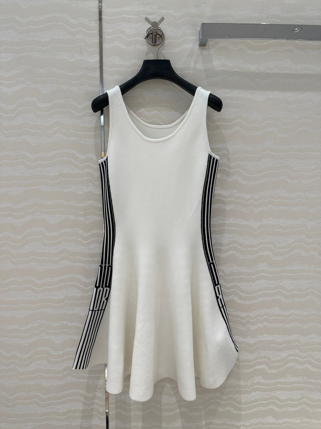 CD U-neck Large A-line Skirt White Viscose Polyamide
