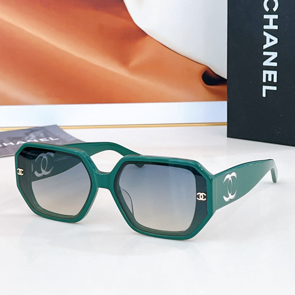 Chanel Sunglasses 647695