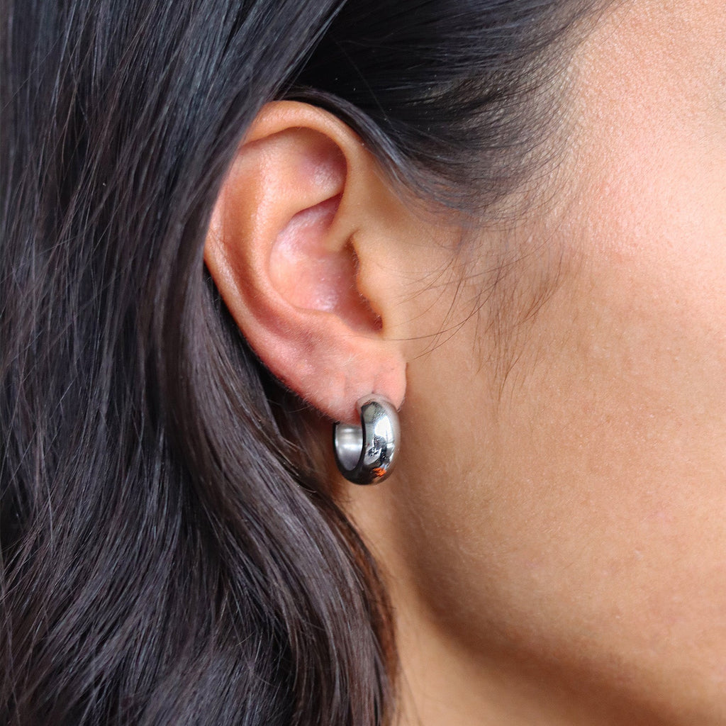 BOLD HOOPS.