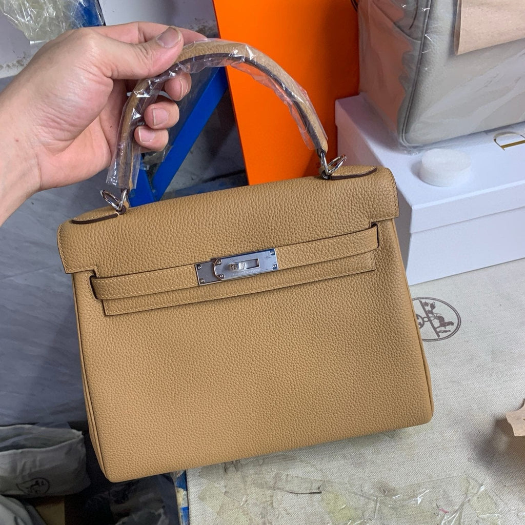 HM KELLY BEIGE TOGO SILVER HARDWARE