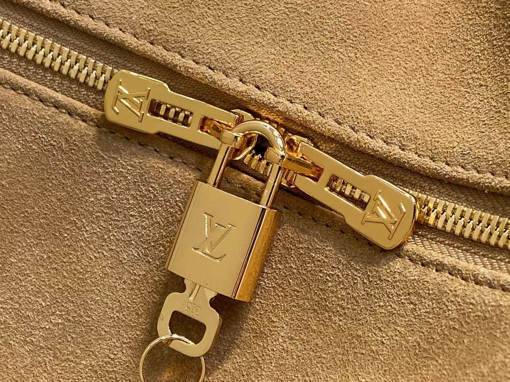 LV Express Travel Bag Hazelnut Brown Cowhide Frabic