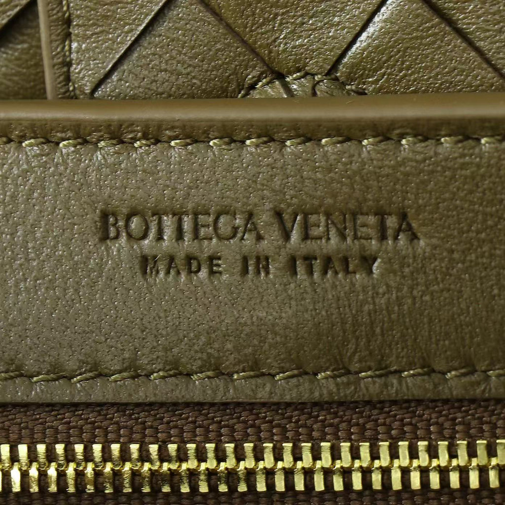BV Andiamo 25cm Bag Rich Olive Green Suede