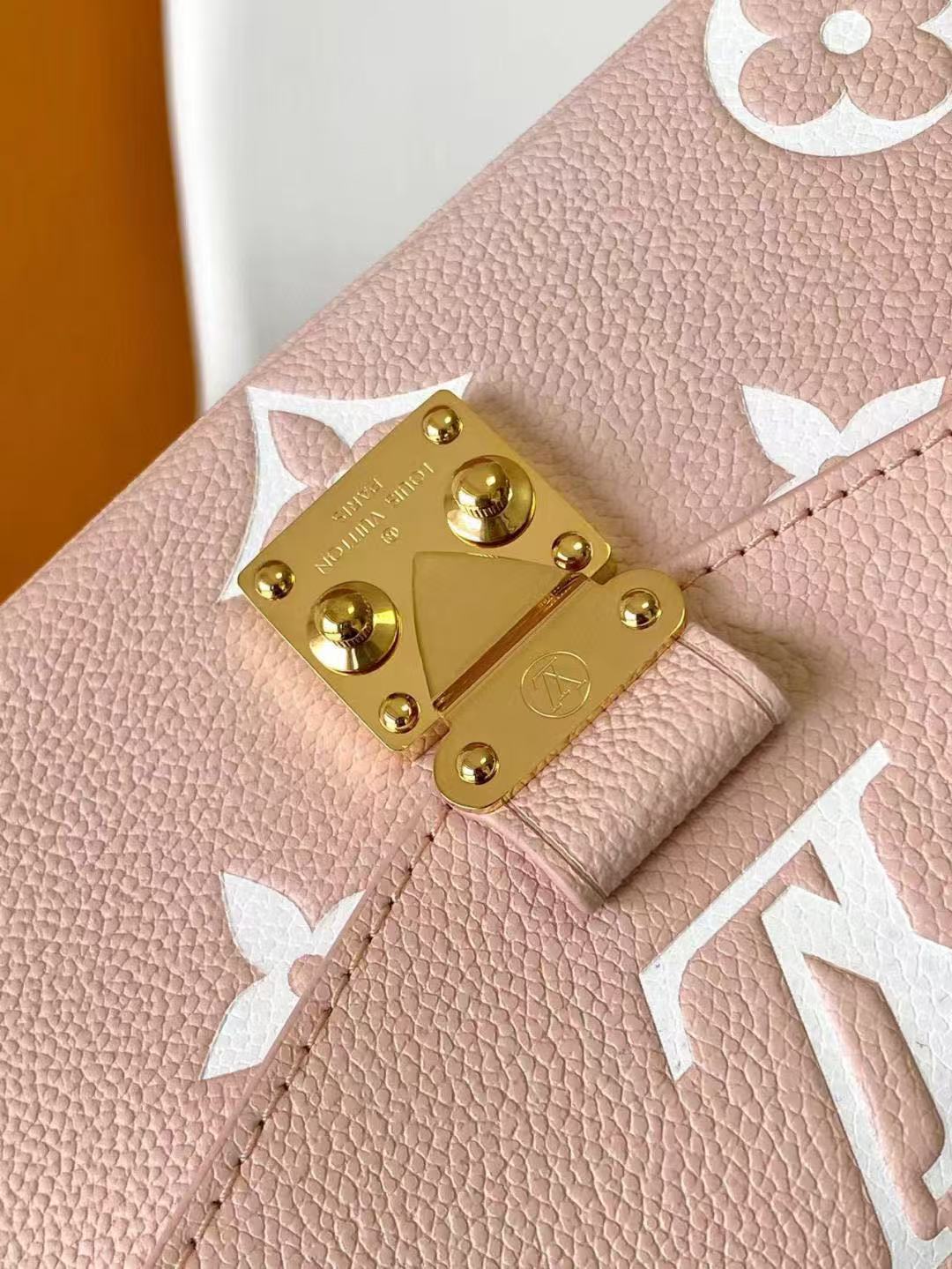 Pochette Metis East West 21.5 Pink White Monogram Empreinte Calfskin