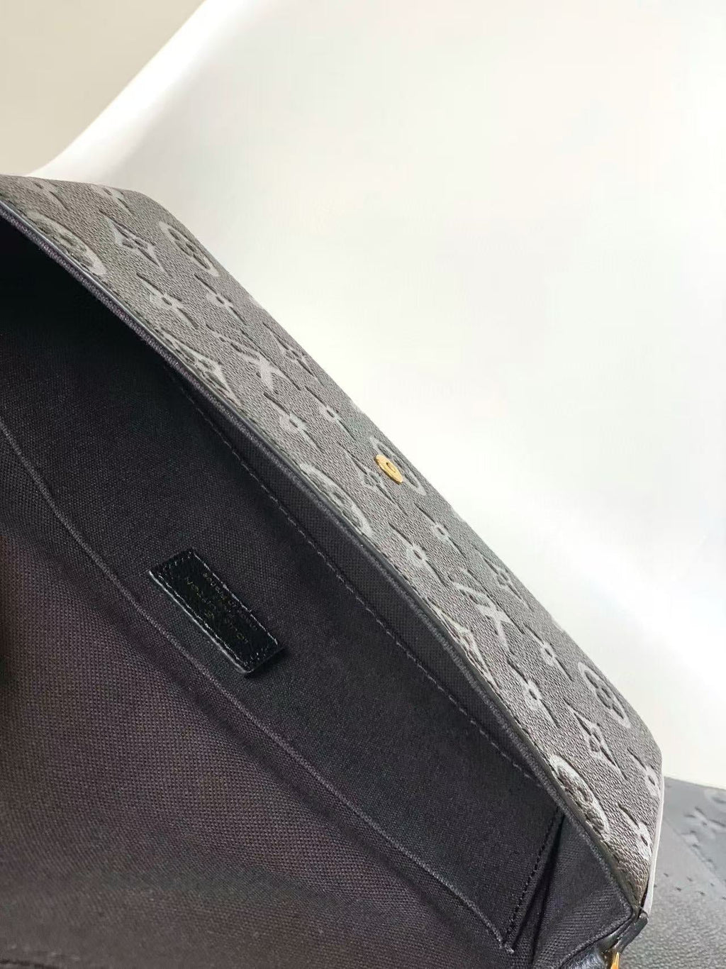 LV Pochette Félicie Chain Bag Black Grain Cowhide
