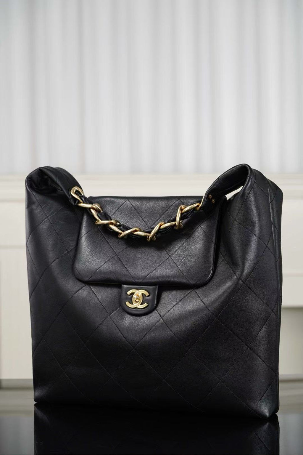 CC 2025 Bag 53cm Black Gold Calfskin 300852 Best Version