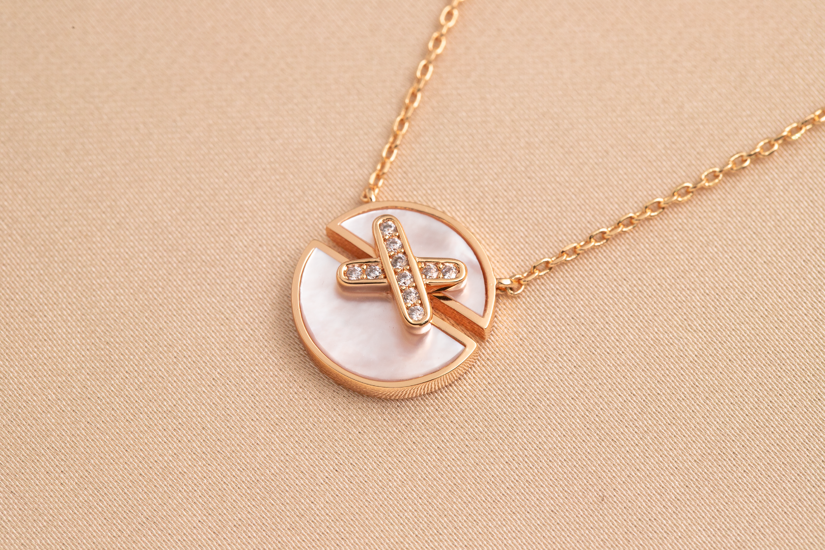 JEUX DE GOLD DIAMOND NECKLACE