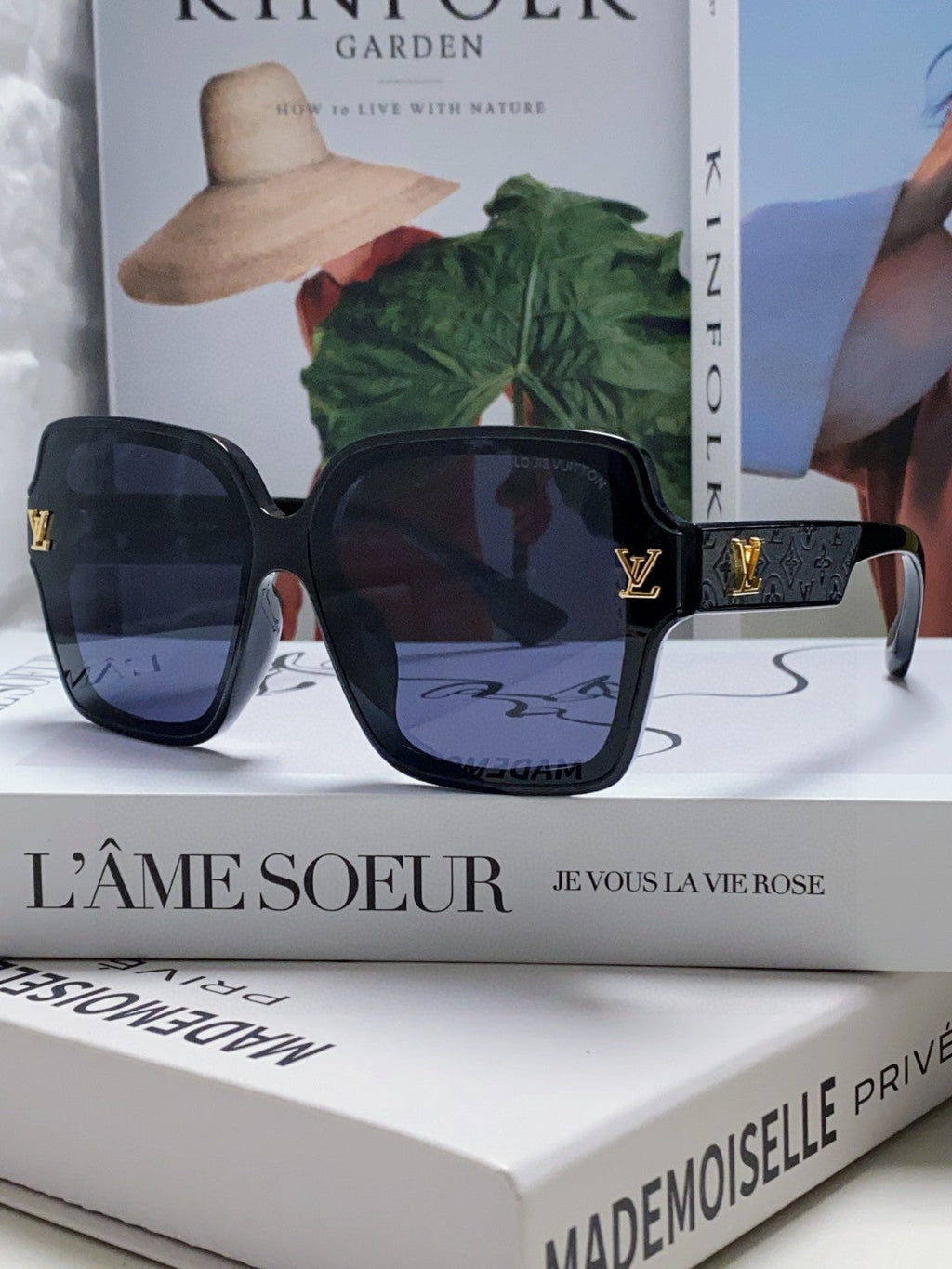 Louis Vuitton Sunglasses 559606
