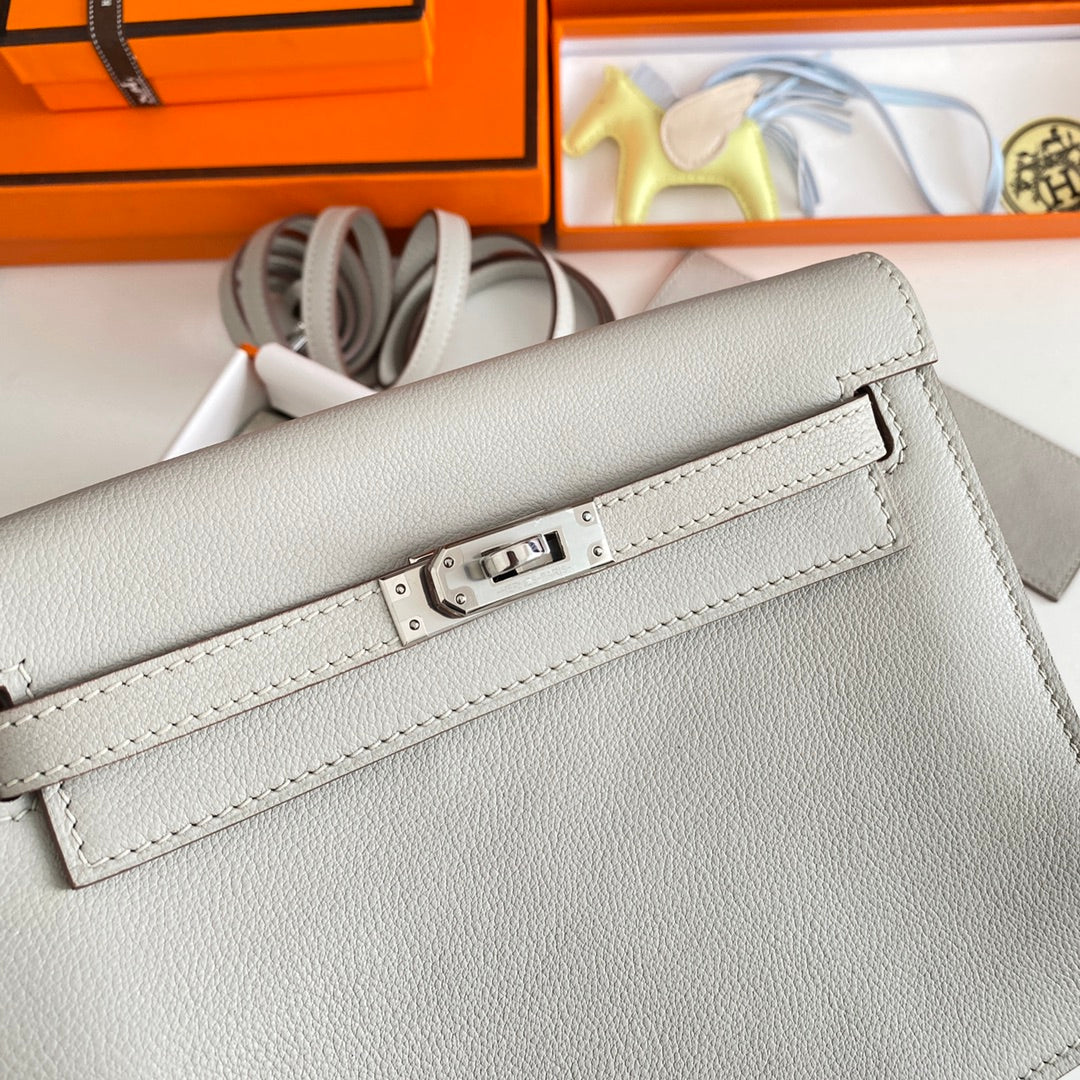 Kelly Danse II 22cm Light Grey Evercolor Leather Shw