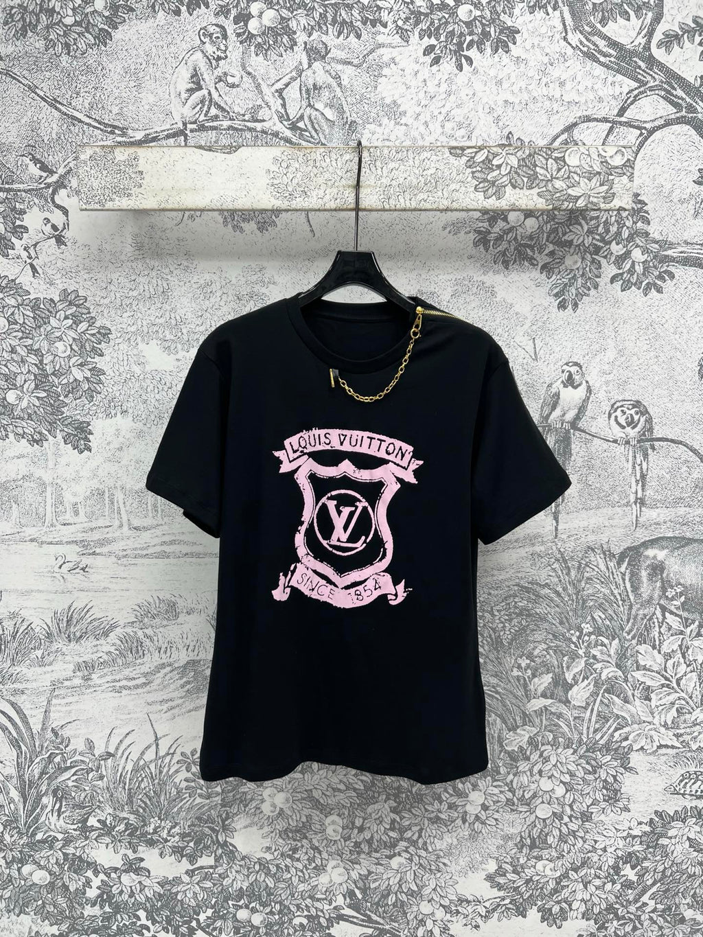 LV 25 Round Neck Metal Zipper T-Shirt Black White Cotton
