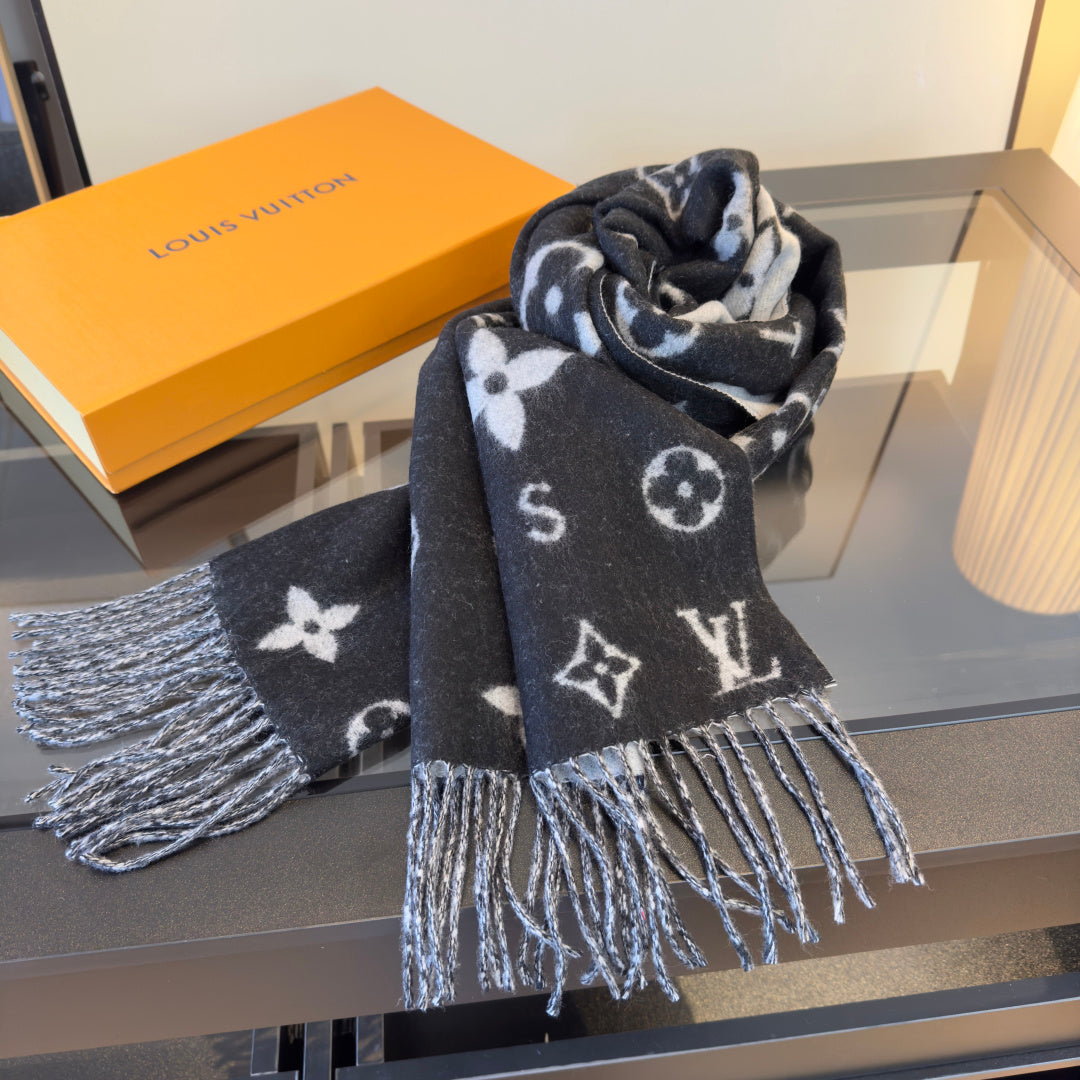 LV 25 Scarf 220CM Black Wool 293520