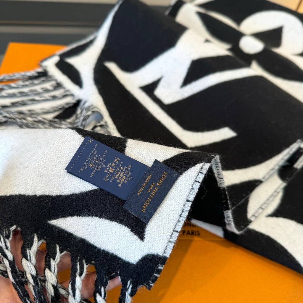 LV 25 Scarf 186cm Black White Wool 293490
