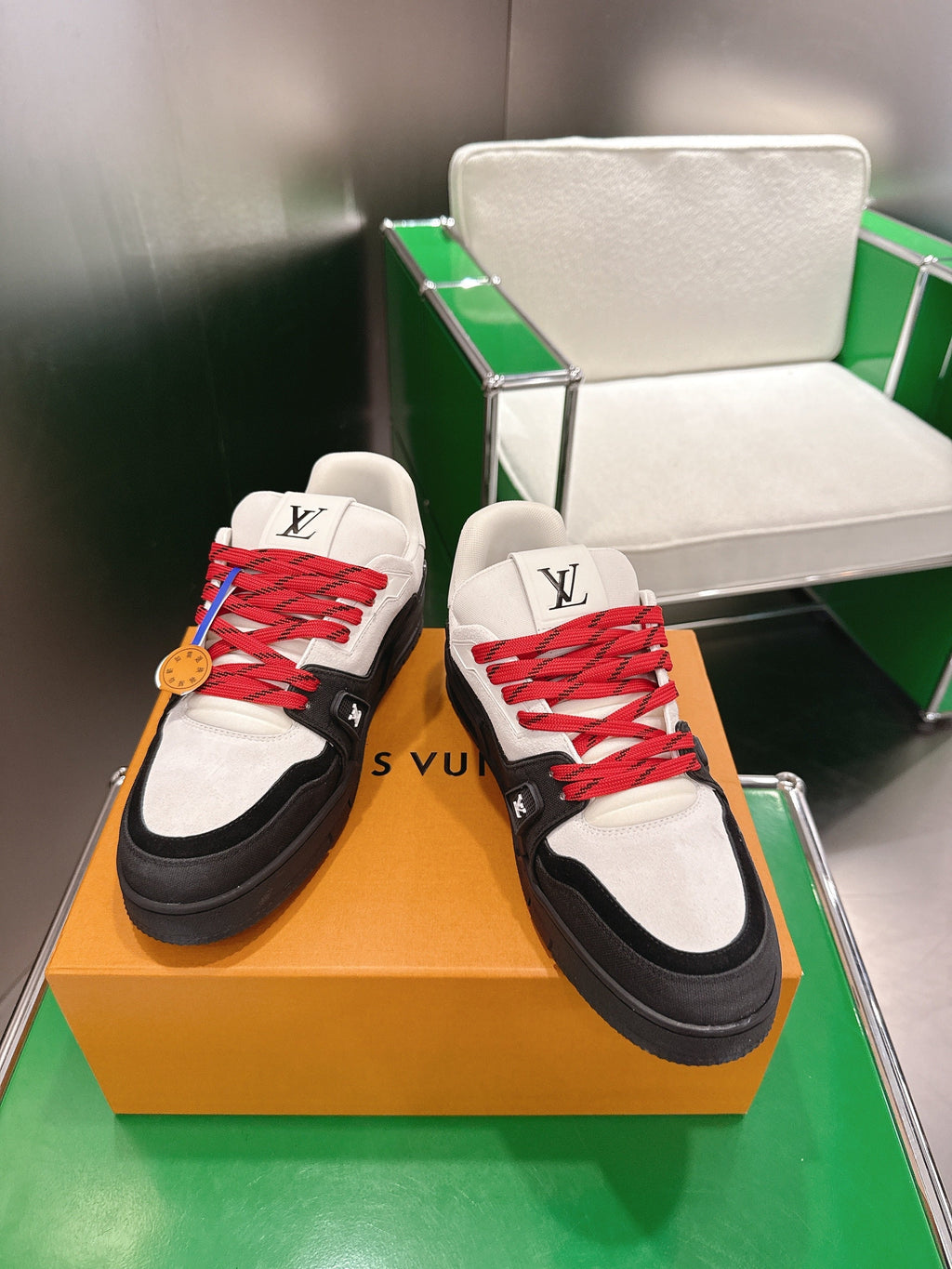 LV 26ss Trainer Sneakers Black White Red Cowhide 632147