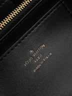 CAPUCINES GM 33CM BLACK GOLD TAURILLON LEATHER 252021