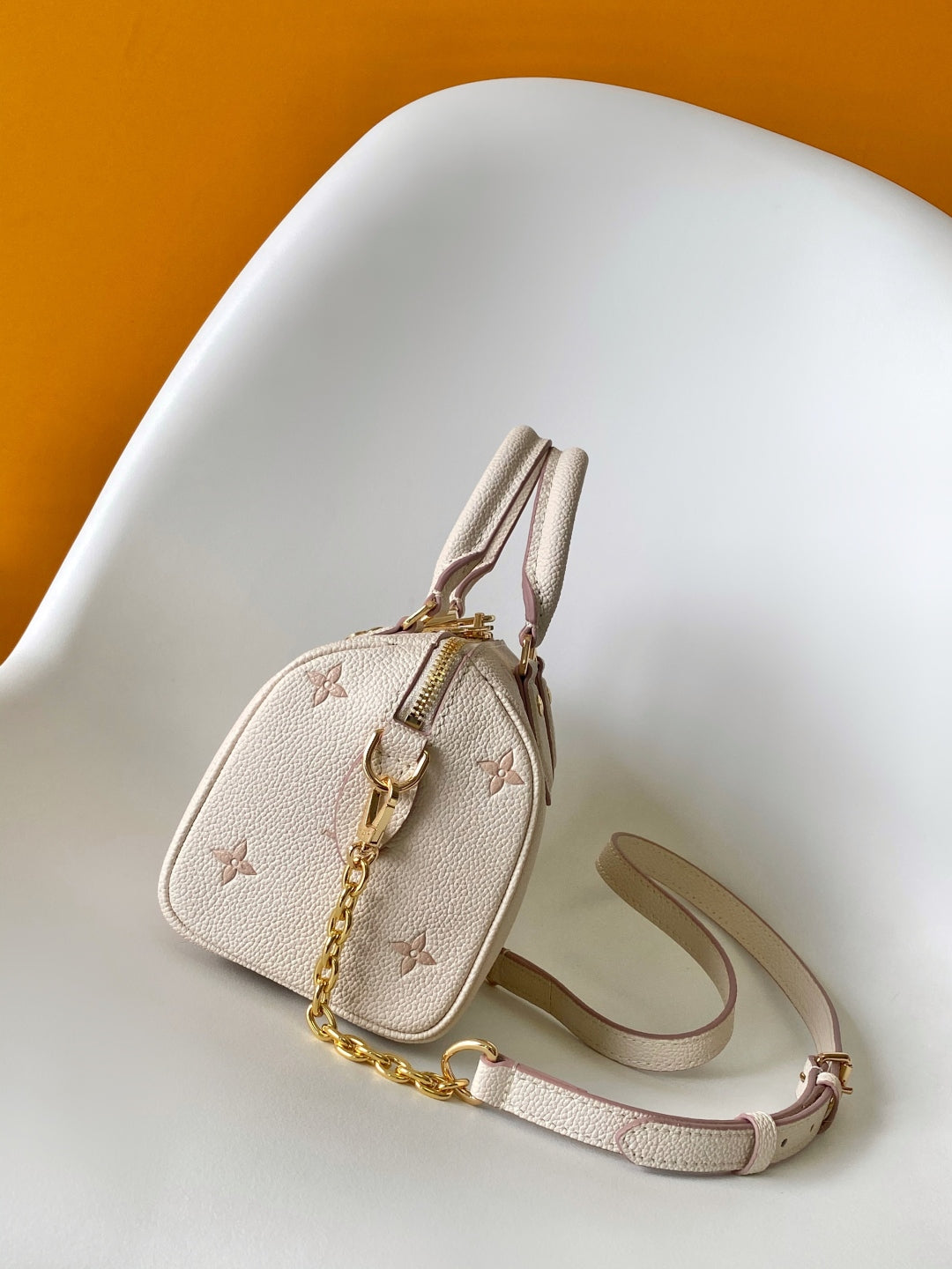 LV Speedy 20 BandouliÃ¨re Bag Beige Embossed cowhide 252519