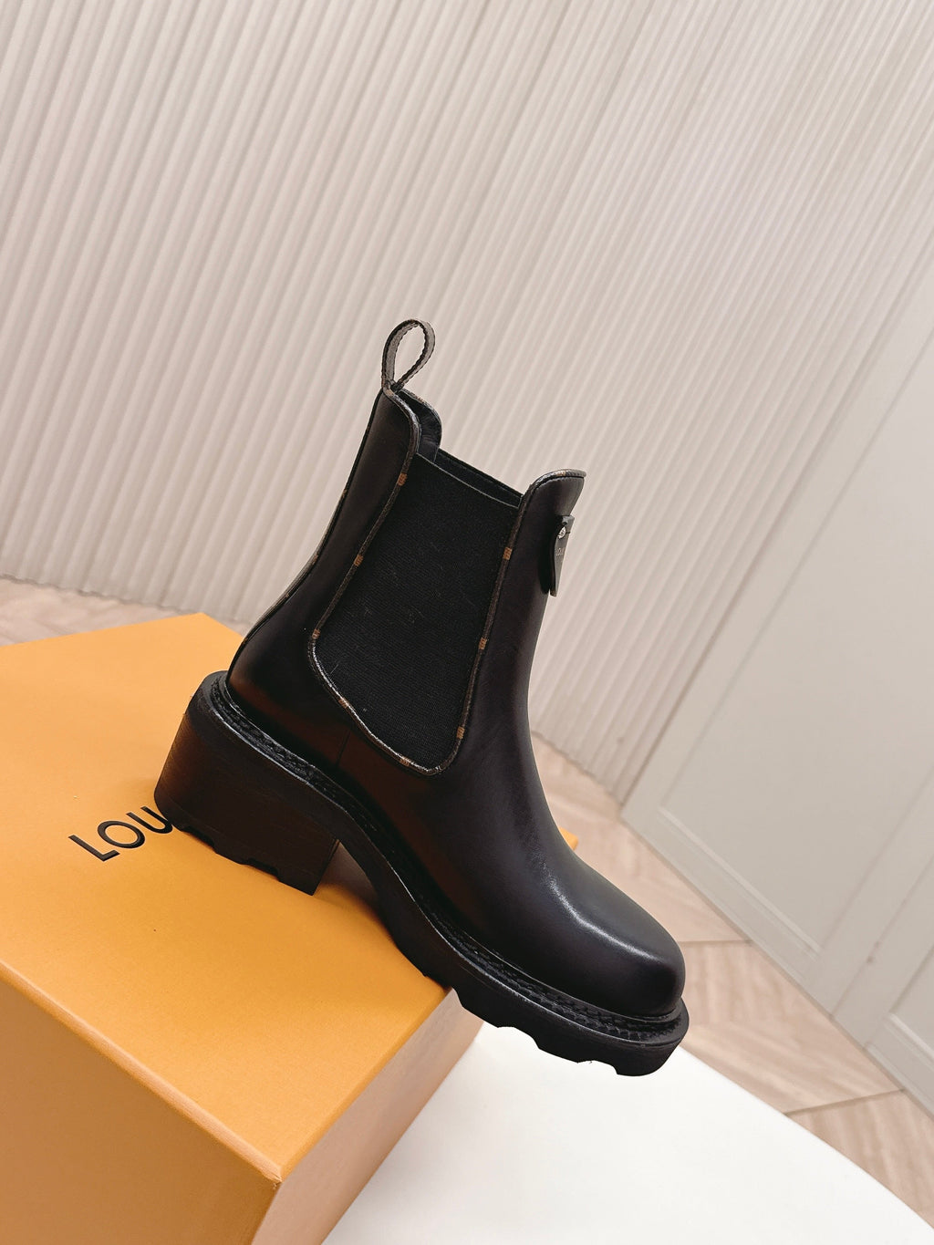 LV 2026  Beaubourg Platform Ankle Boot Black Calfskin 595465