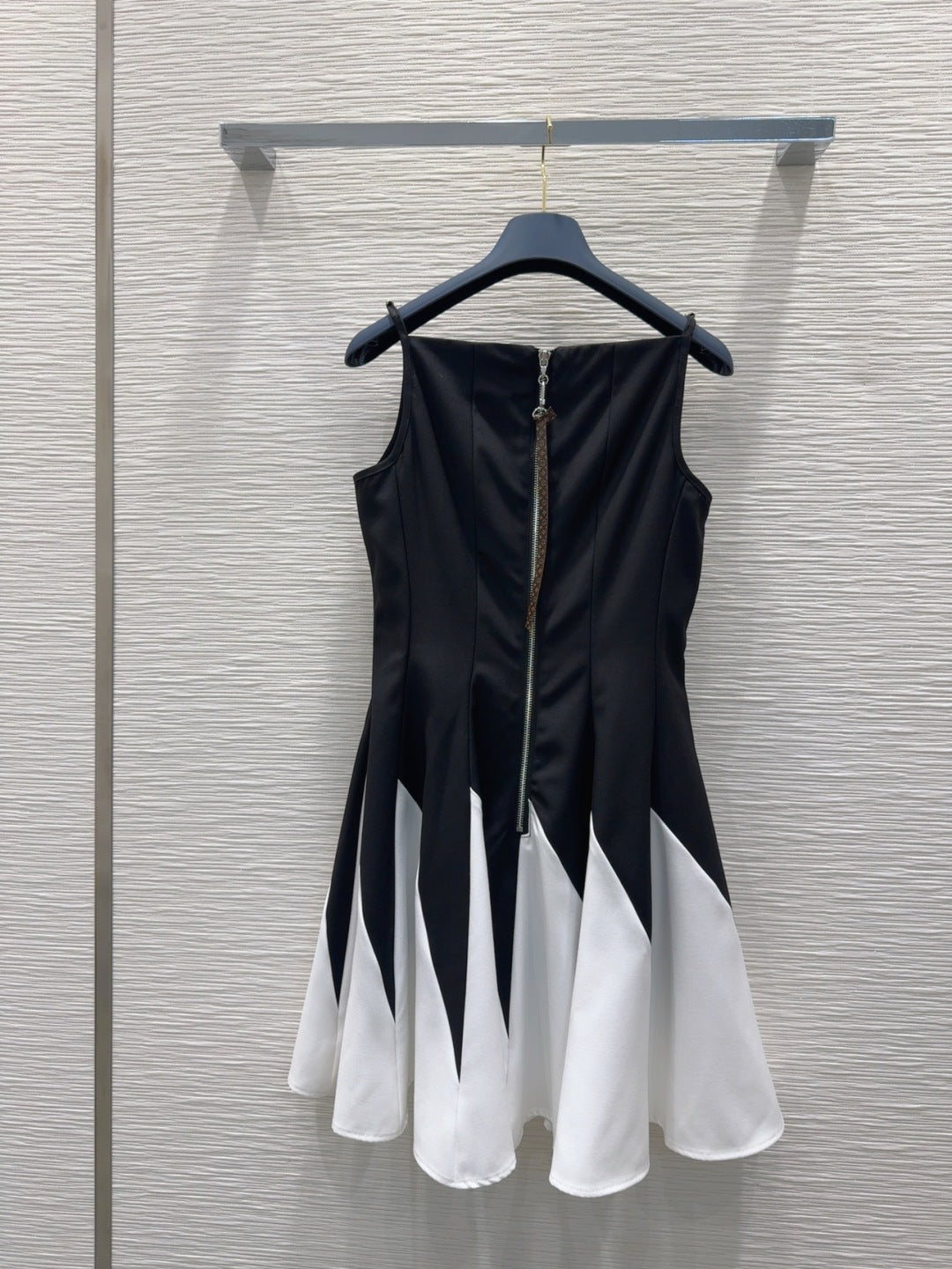 LV 25 Elegant Hepburn Style Suspender Dress Black White Polyester Wool