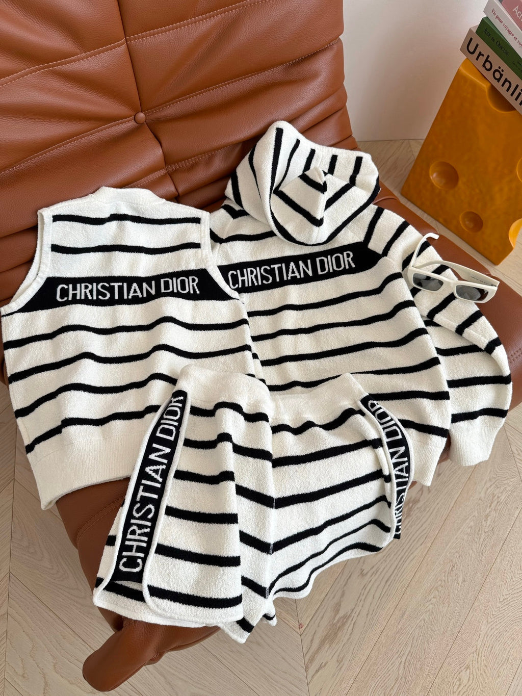 CD 25 Set White Black Stripes Cotton