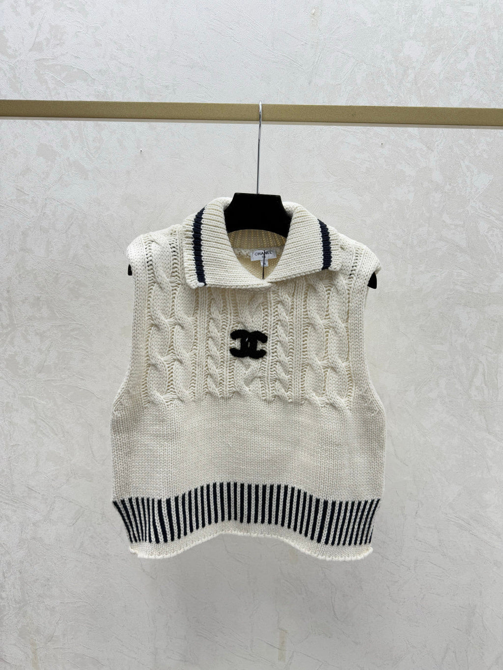 CC 26 Collared Knitted Vest Red and Cream Wool 331417