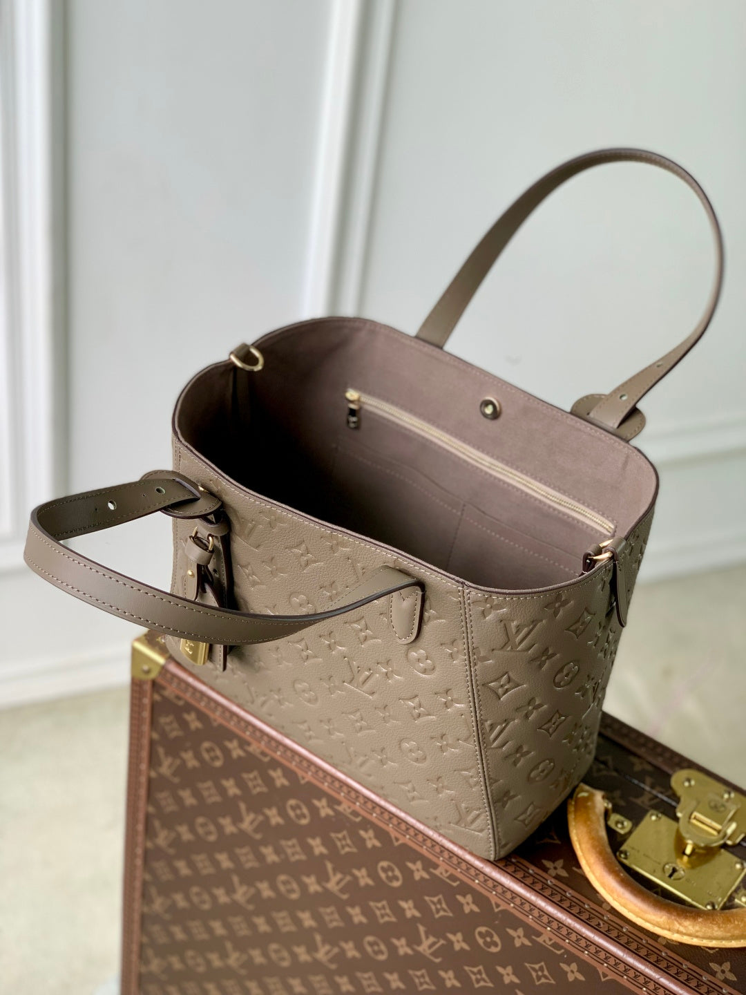 LV 2025 Louis Vuitton All In One MM Bag 40cm Gray Monogram Empreinte Leather 343619