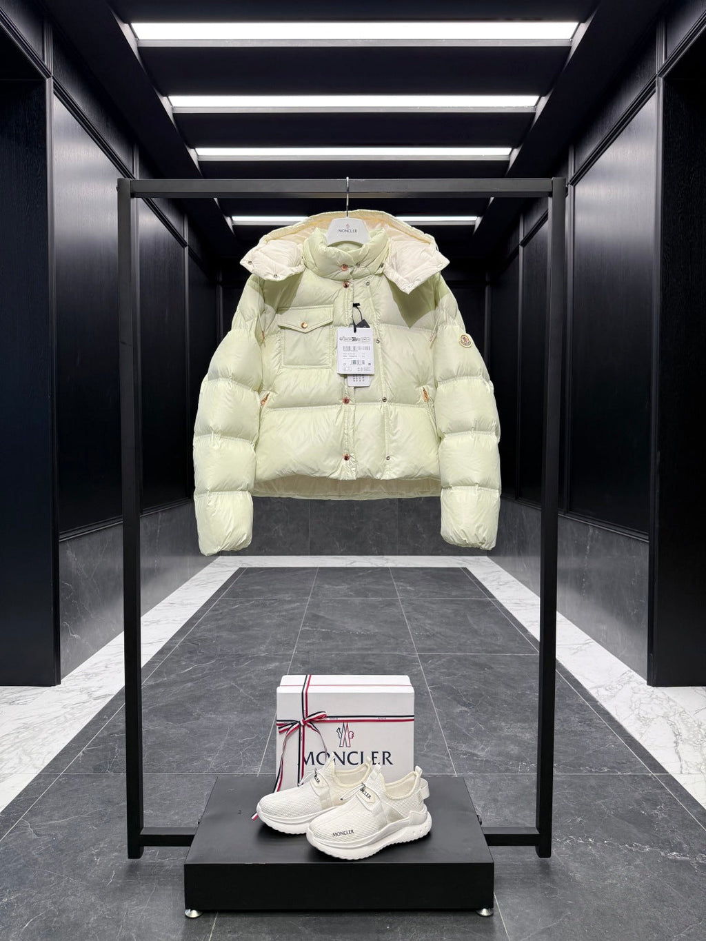 MC 2025 Short Down Jacket Light Yellow Green Polyester