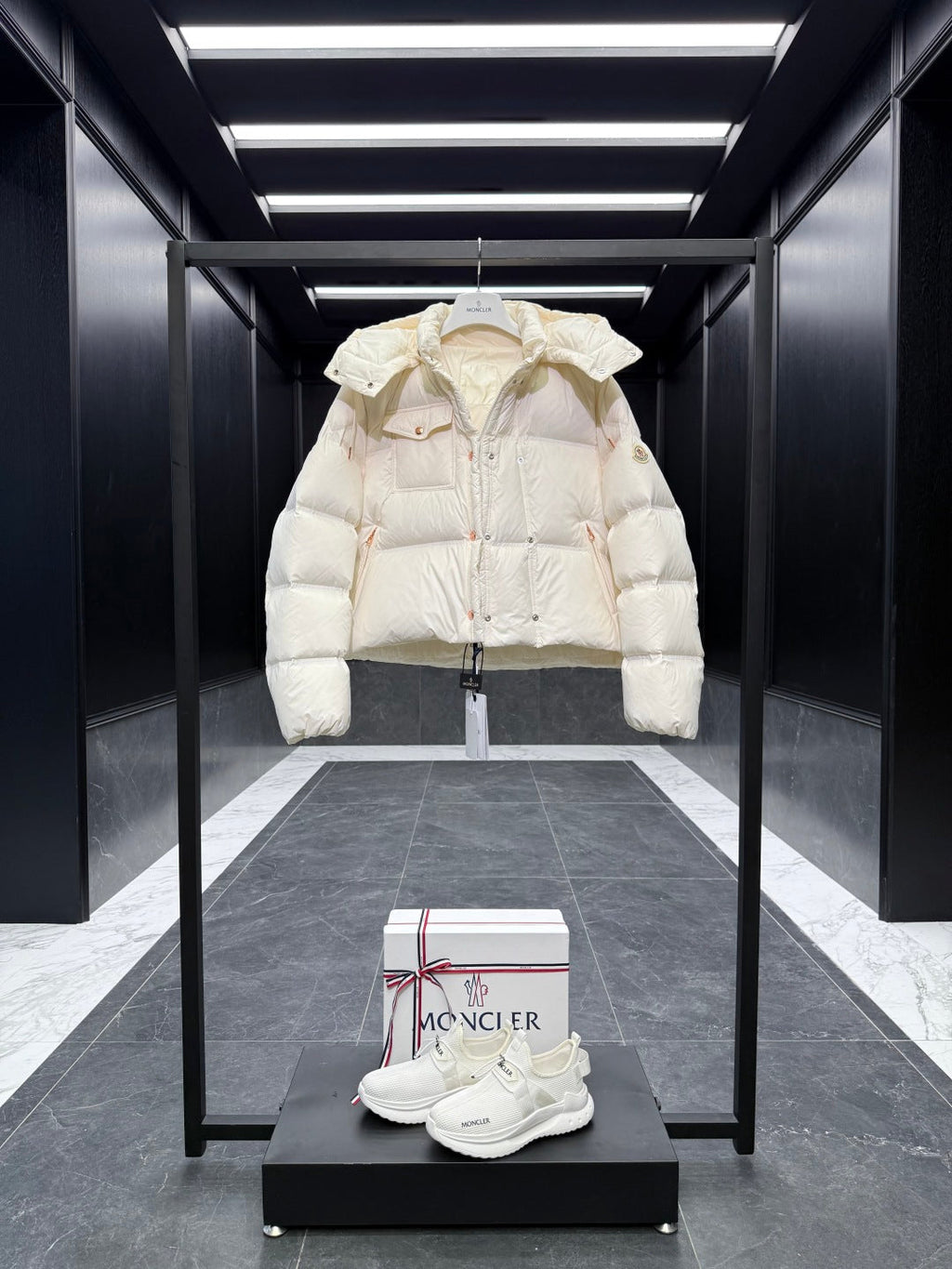 MC 2025 Short Down Jacket Ivory White Polyester