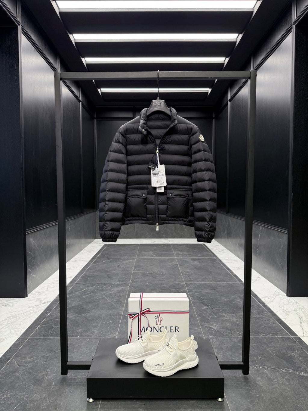Moncler 25 Down Jacket Polyester 304735