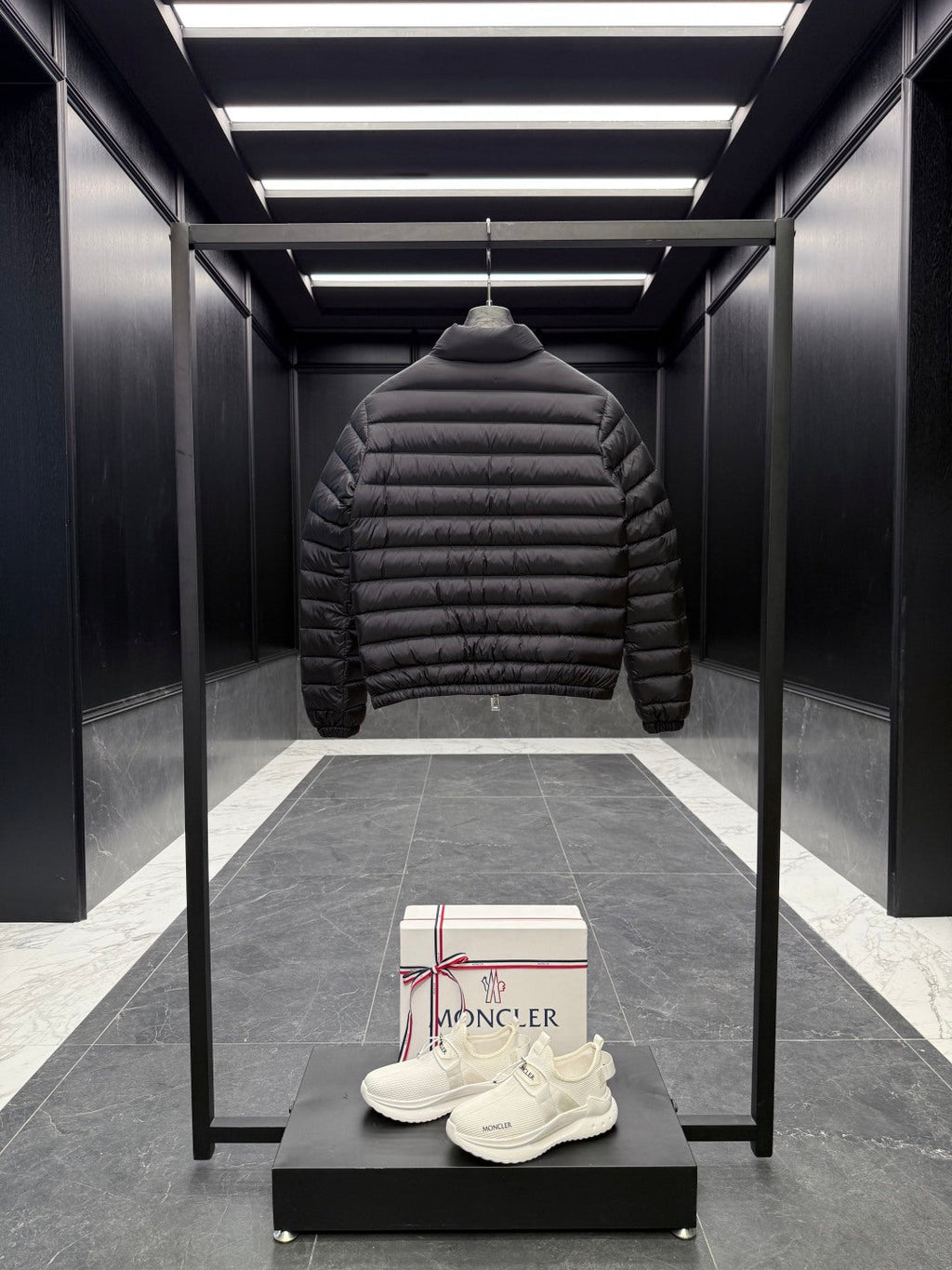 Moncler 25 Down Jacket Polyester 304735