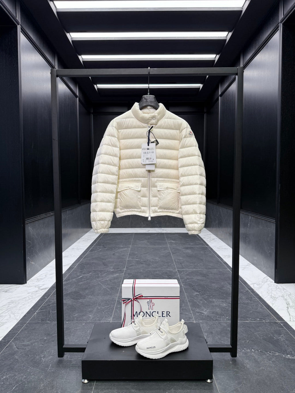 Moncler 25 Down Jacket Polyester 304735