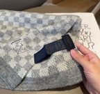 LV Couple's Style Scarf 180cm Gray Knitted  Cashmere 973385