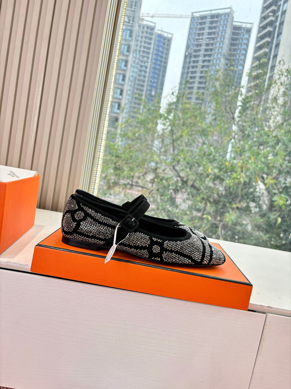 HM 26ss Pig-Nose Ballet Flatt Black Cowhide Diamond 603934