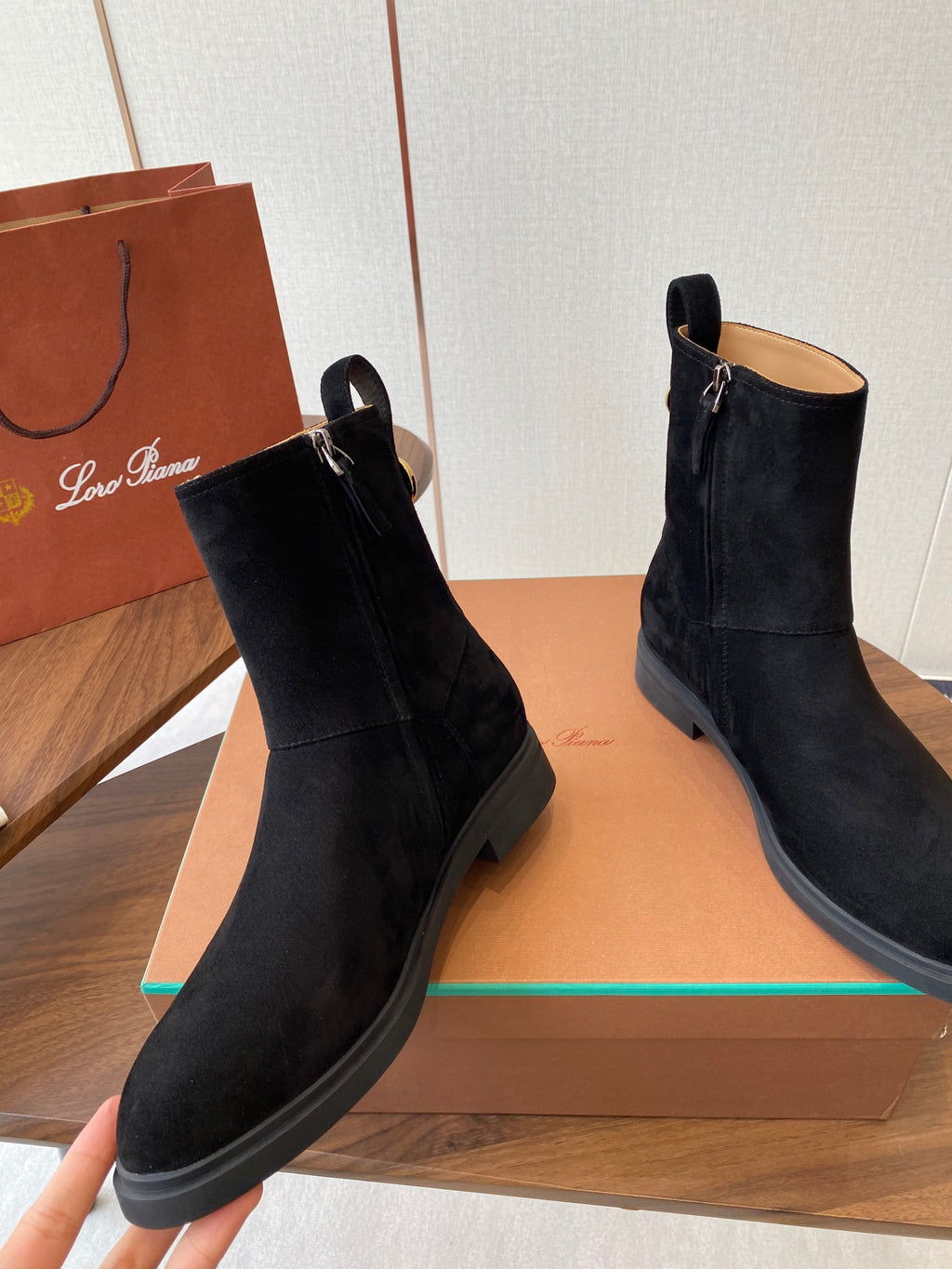LP latest short boots  black suede 388107