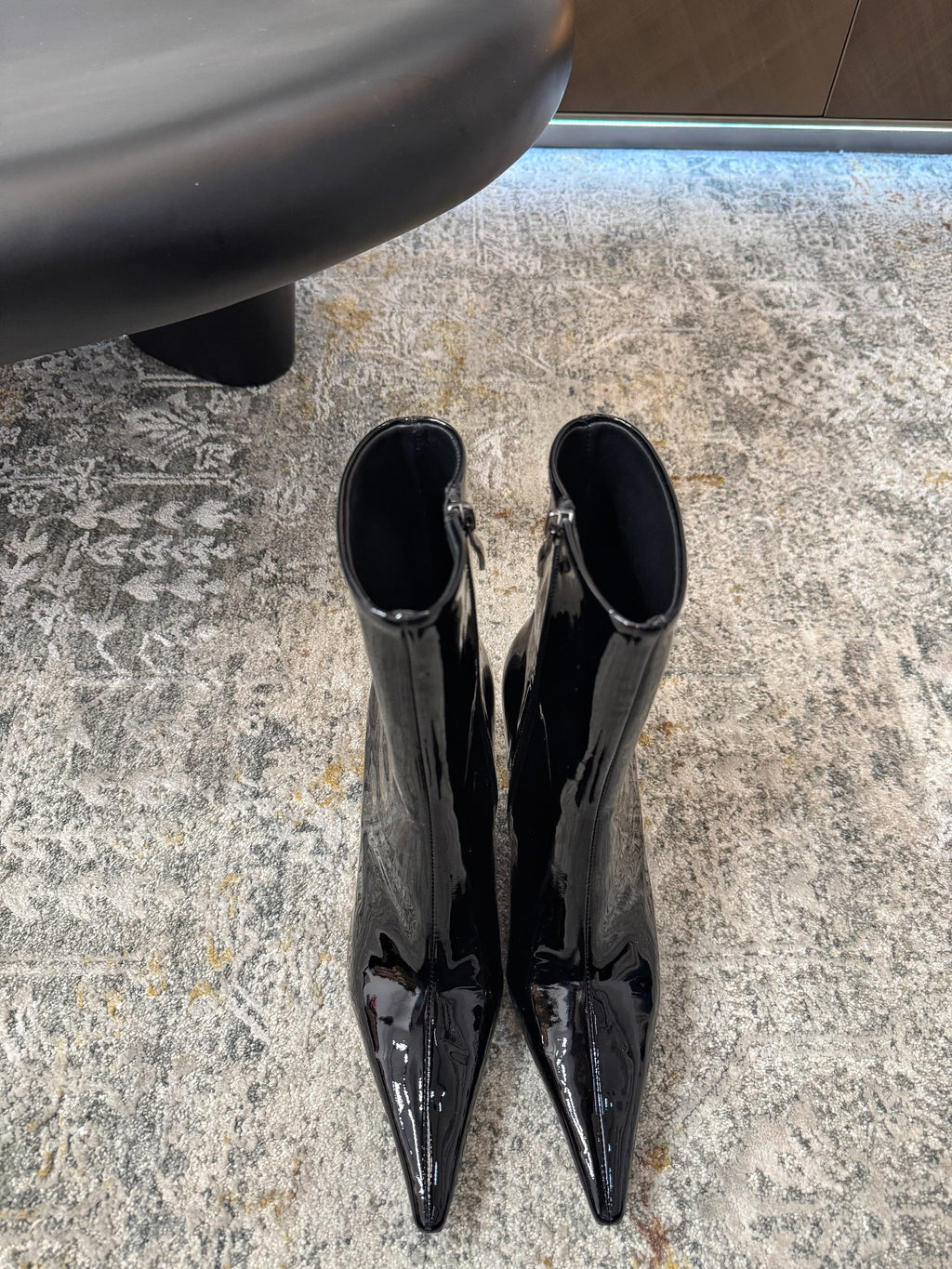 YSL 2025 Short Boot Black Patent Leather 571303