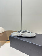 CC 25 Thong Sandal Silver Metalic Silver Diamond Logo