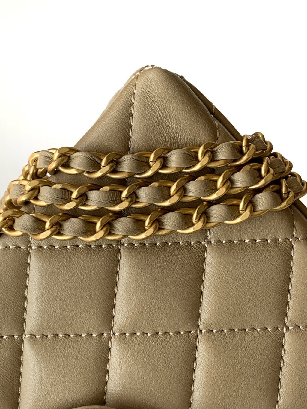 cc 24a nano 19cm kelly shopper bag light beige lambskin