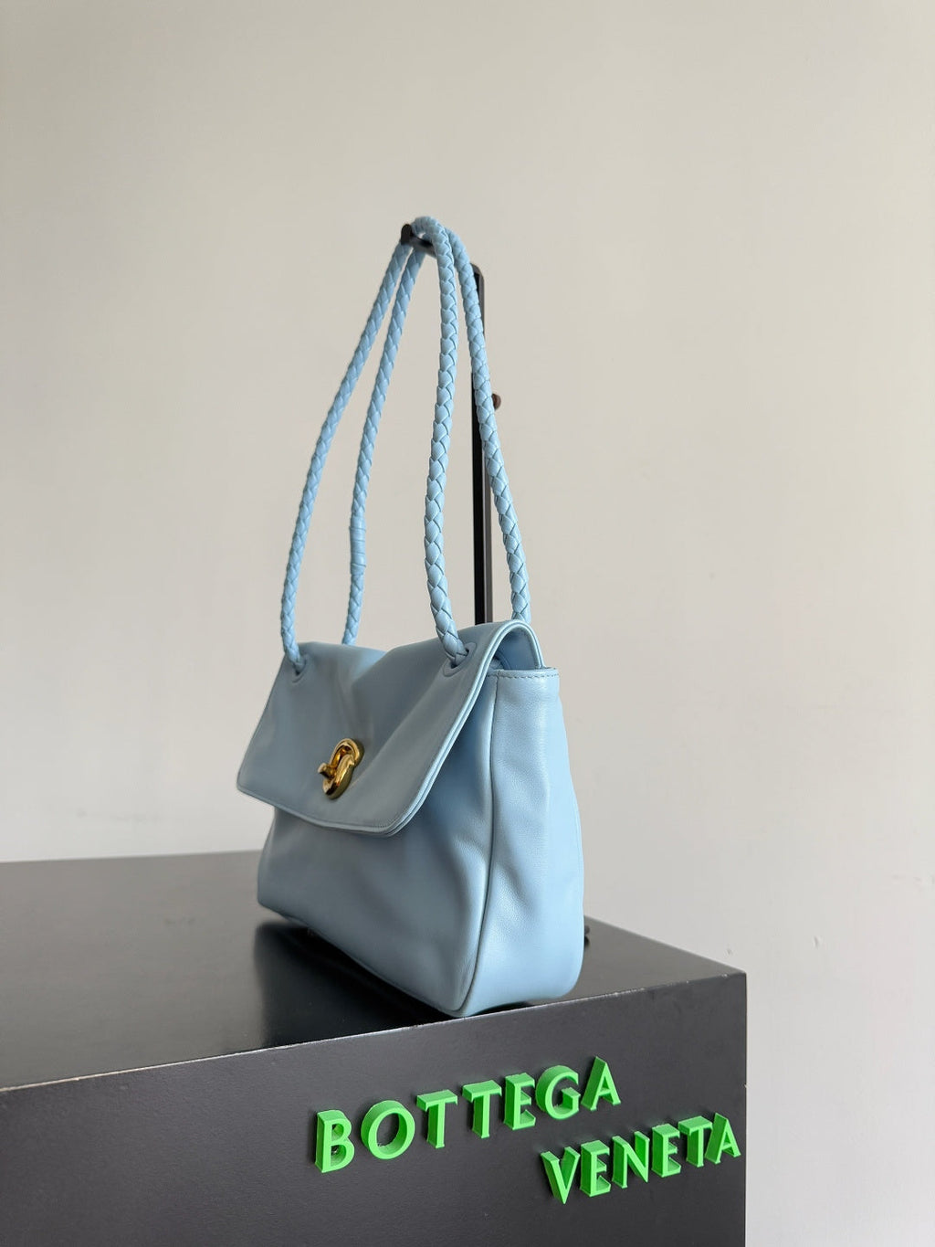 Bottega Veneta 2026 Madison Bag Blue Lambskin 129928