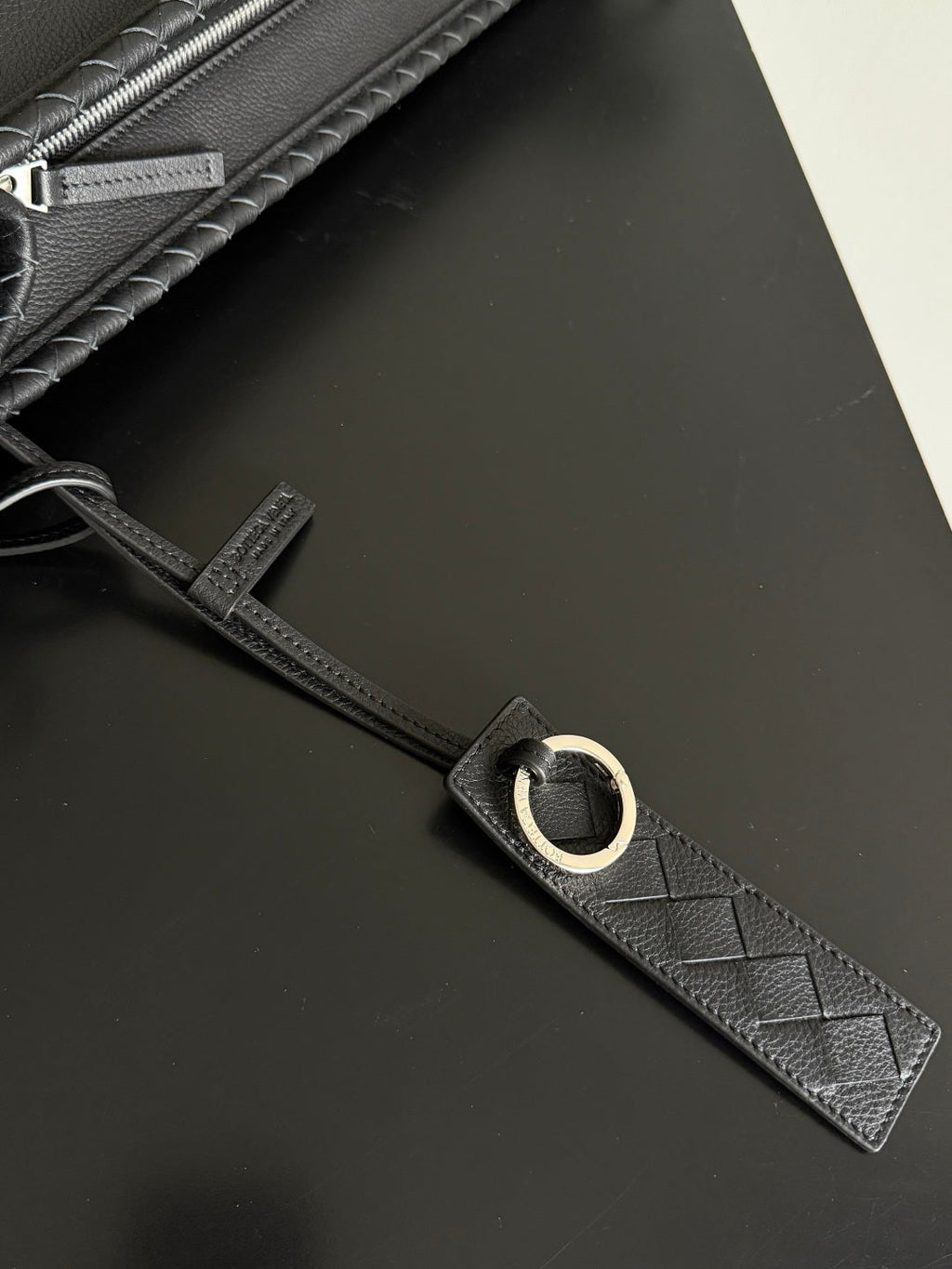 Bottega Veneta 2026 Corriere Zipped Messenger Bag Black Calfskin 136949