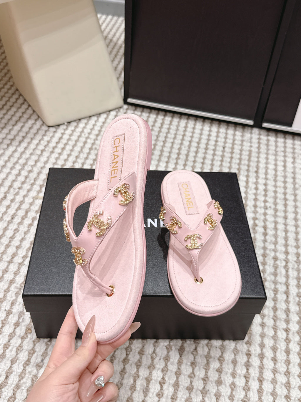 CC 26s Thong Sandals Pastel Pink Sheepskin Multicolor Charm 632361