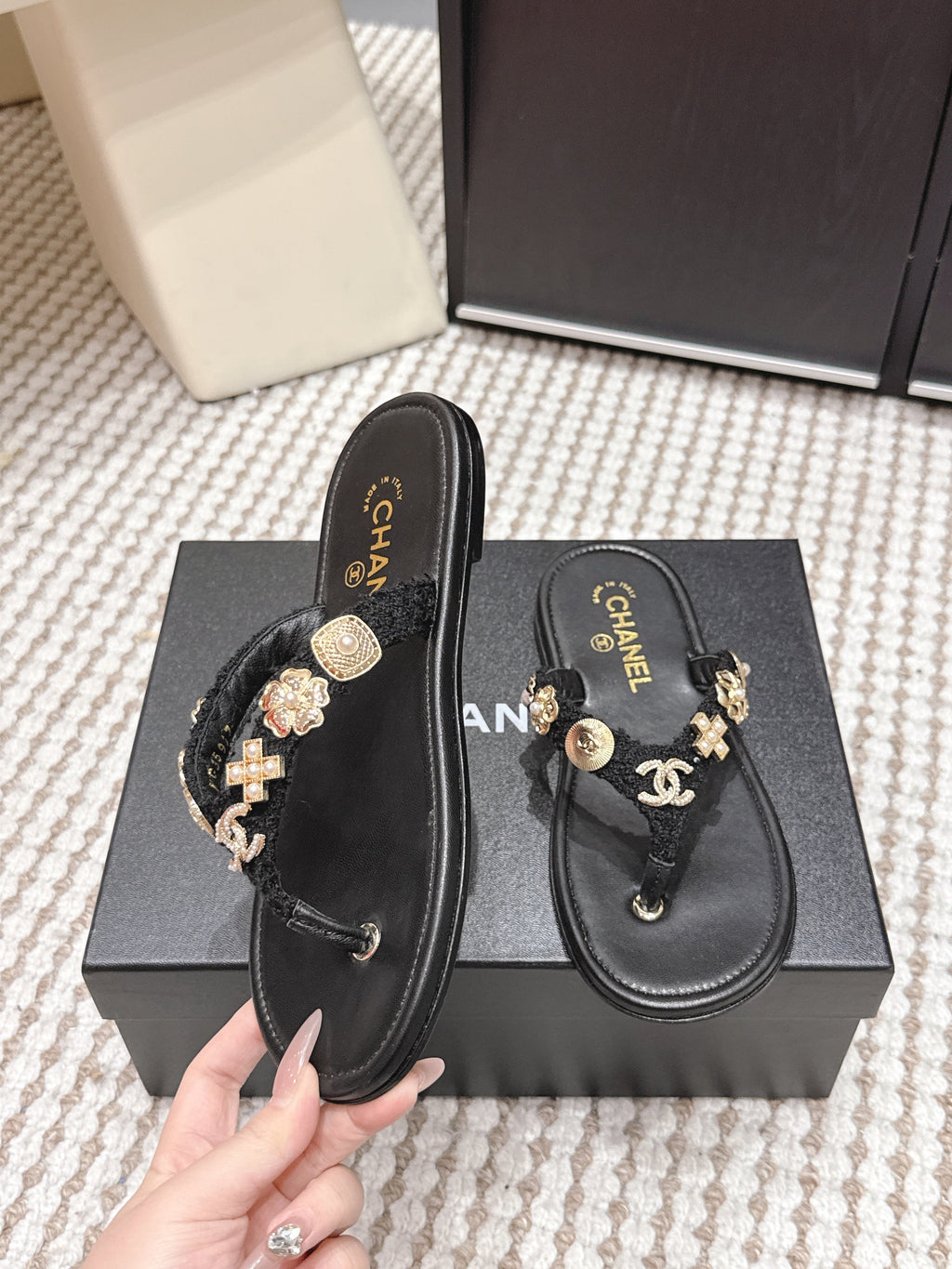 CC 26s Thong Sandals Black Sheepskin Gold Charm 632369