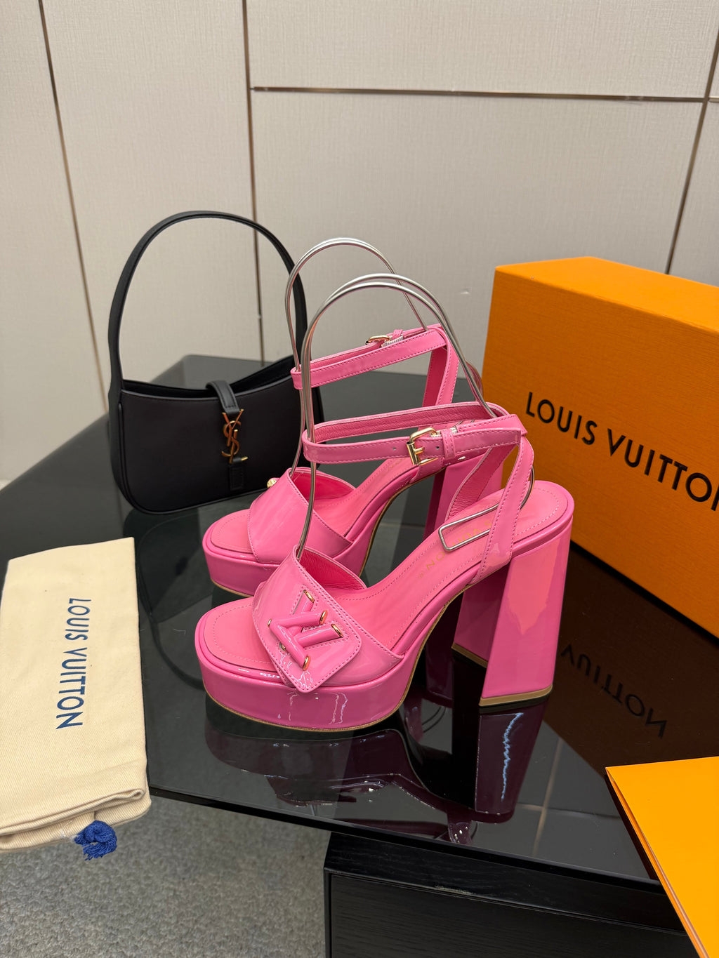 LV 26ss Platform Sandals 110 Pink Patent Leather 629617