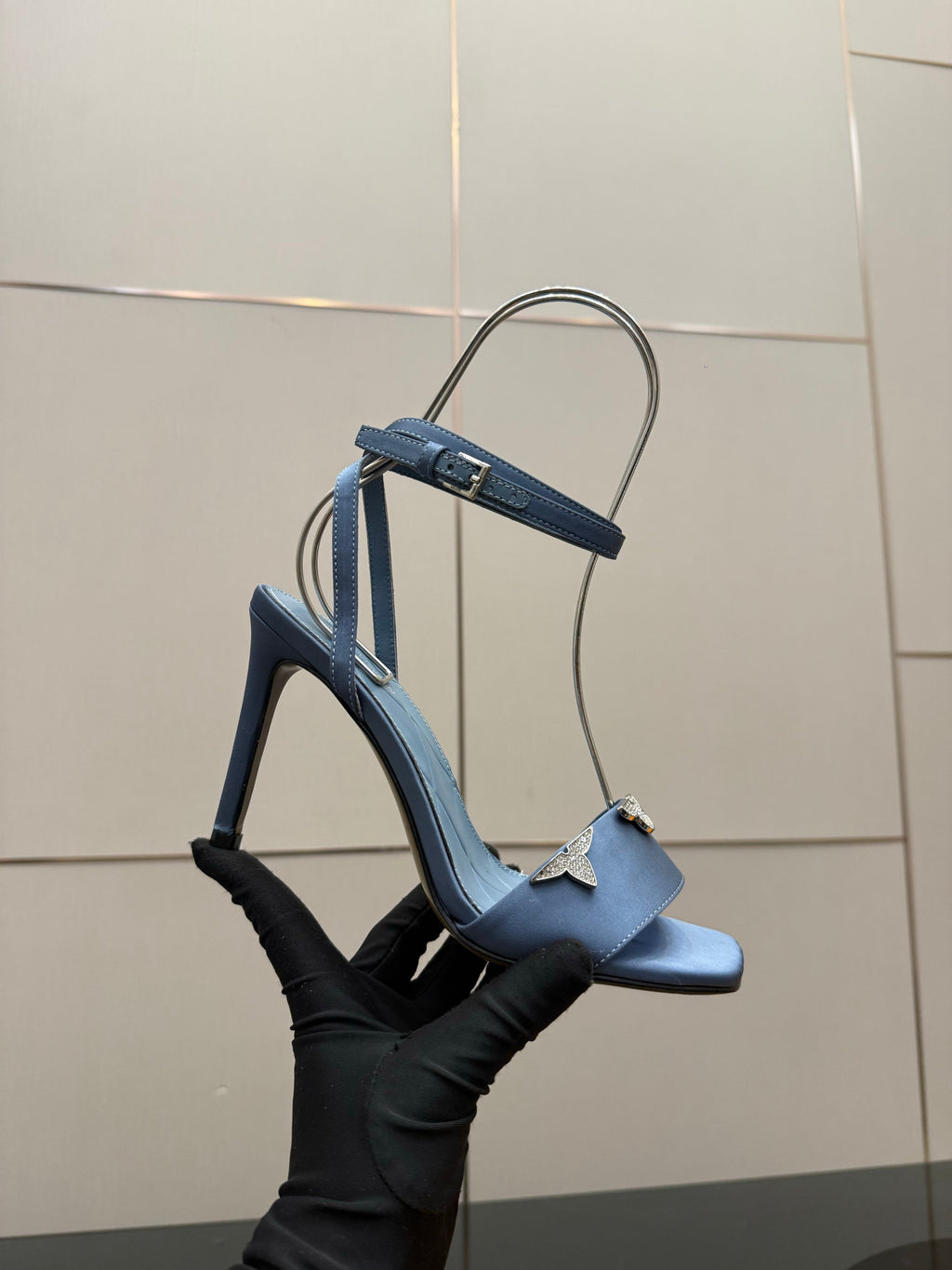 LV 26ss High Heeled Sandals 100 Light Blue Satin Leather 629623