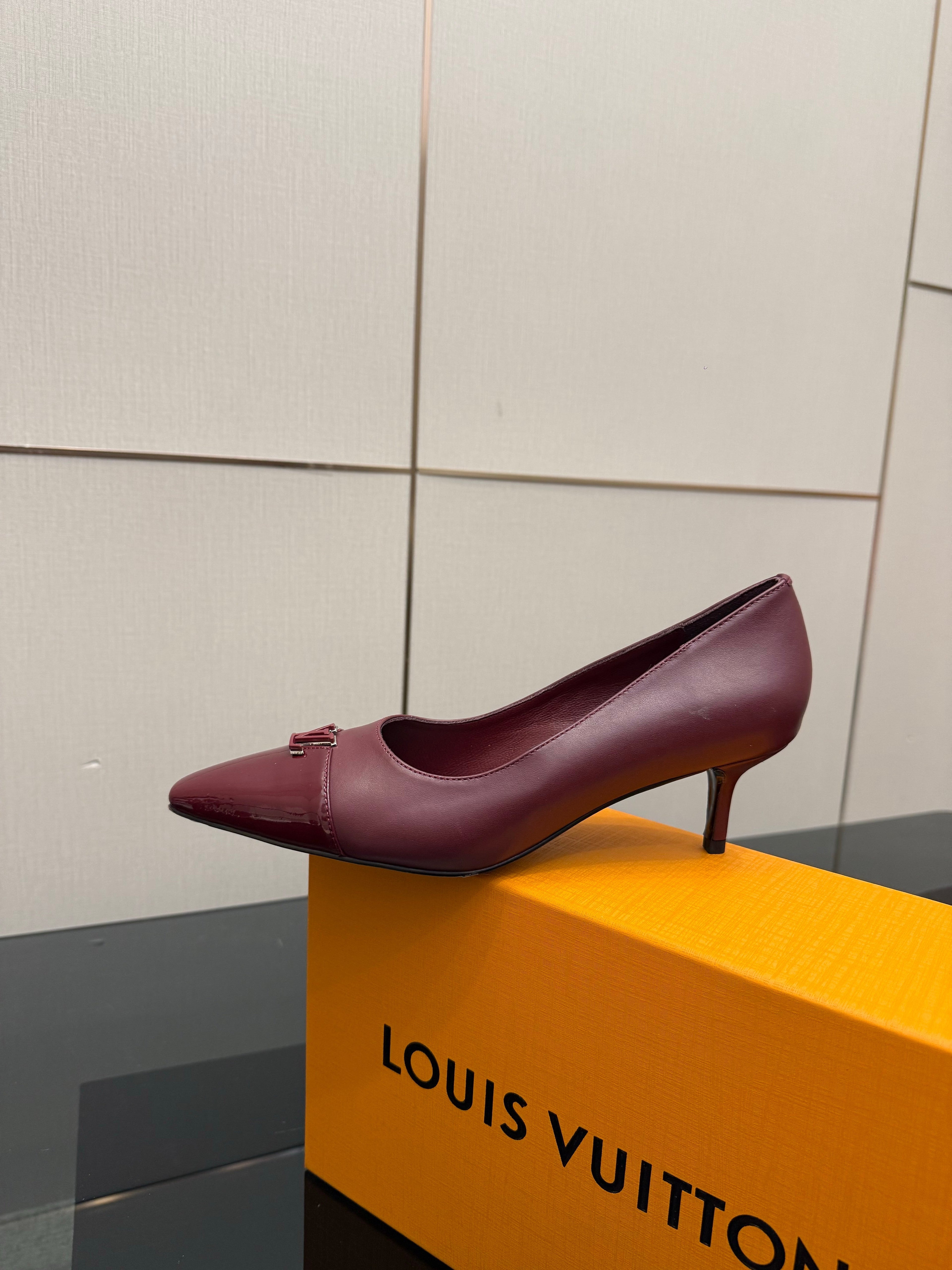 LV 26ss Heel Pump 55 Burgundy Patent Leather 629627