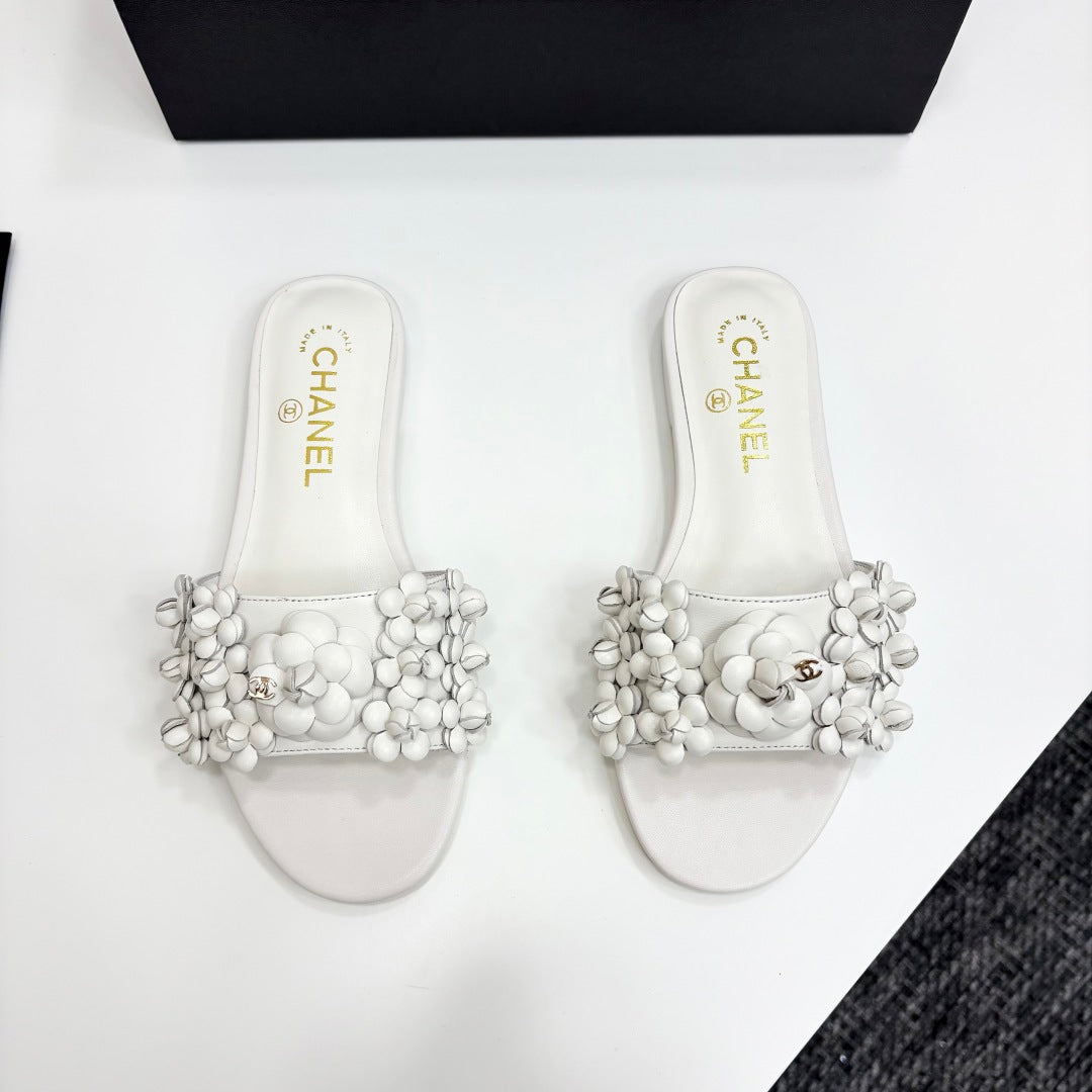 CC 25C Mules Flower White Calfskin