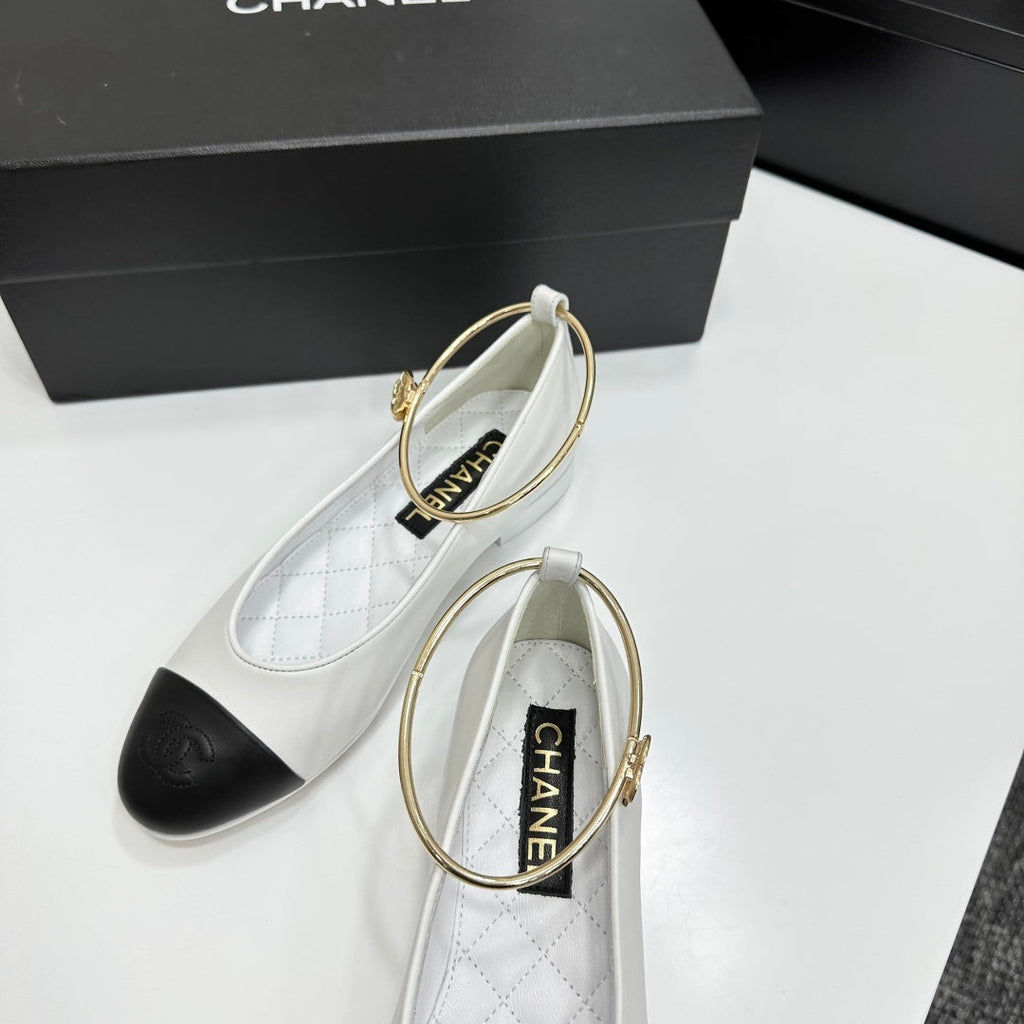 CC 26s Ballet Flats Ivory Black Sheepskin 626305